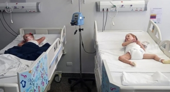 Siamesas separadas em hospital de Goiânia, Heloá e Valentina recebem alta da UTI